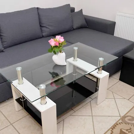 Apartment Lorabel Apartmanhaz