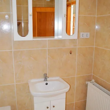 アパート Lorabel Apartmanhaz