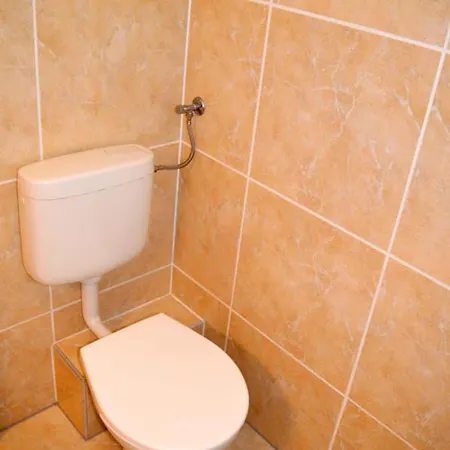 Lorabel Apartmanhaz * ヘーヴィーズ