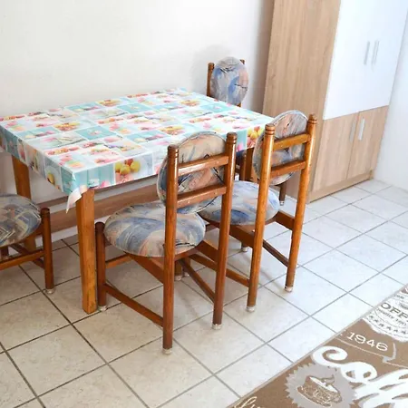 Lorabel Apartmanhaz דירה *