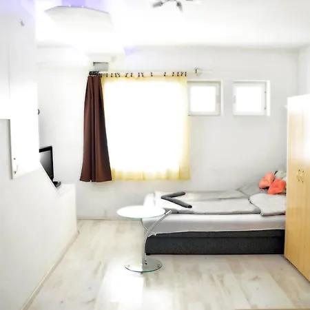 Lorabel Apartmanhaz Apartment Heviz