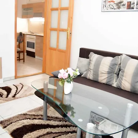 Apartman Lorabel