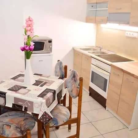 Apartment Lorabel Apartmanhaz Heviz