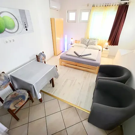Lorabel Apartmanhaz Lejlighed Hévíz