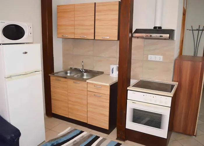Lorabel Apartmanhaz Апартаменты