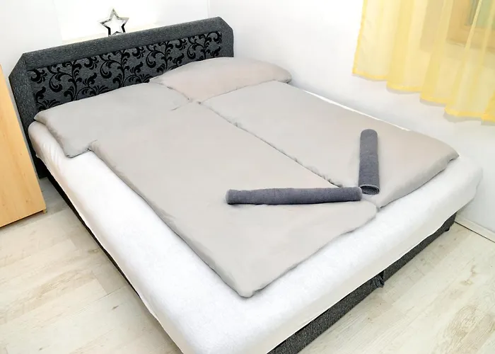 Апартаменты Lorabel Apartmanhaz Хевиз