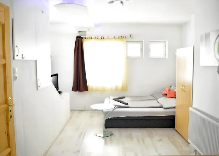 Lorabel Apartmanhaz Апартаменты Хевиз