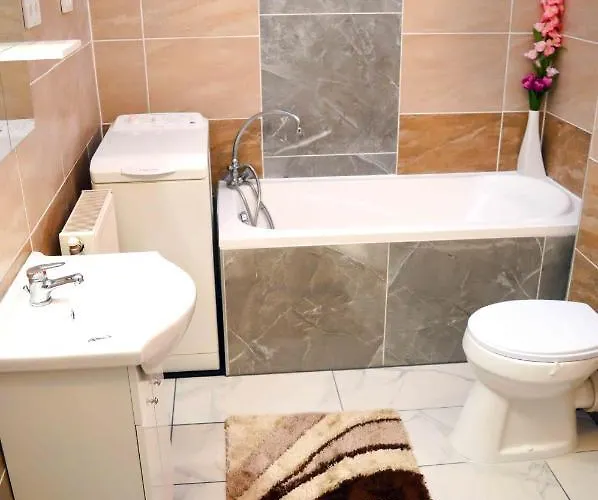Апартаменты Lorabel Apartmanhaz Хевиз
